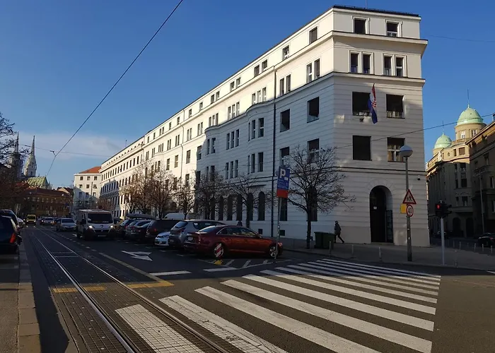 Palace Apartments By Zgrent